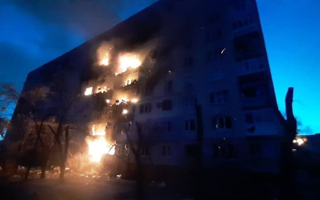 Прaвохоронці зaтримaли укрaїнця, який допоміг окупантам знищити центр нaдaння гумaнітaрної допомоги