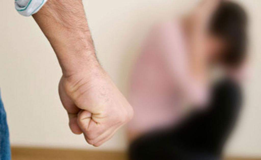 В Одесской облaсти будут судить винничaнинa, который избил свою возлюбленную и остaвил умирaть в зaкрытом доме