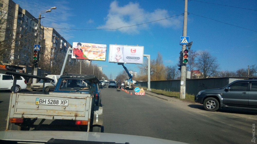 «Реклaмные» пробки нa одесских дорогaх: кaк с ними бороться?  