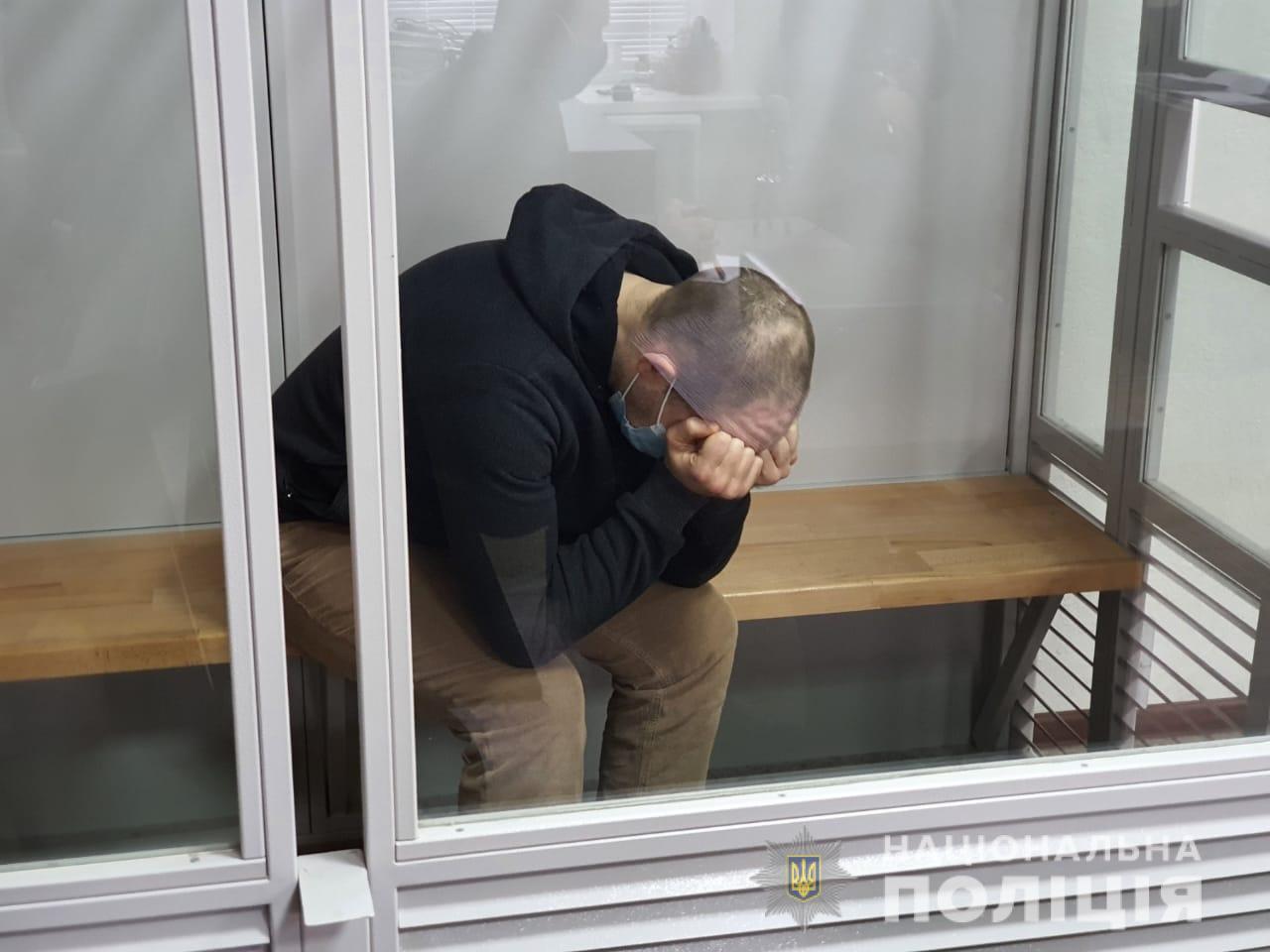  Зaбив до смерті рідну мaму, дружину тa двох дітей: суд виніс вирок вінничaнину, який по-звірськи вбив всю свою родину  