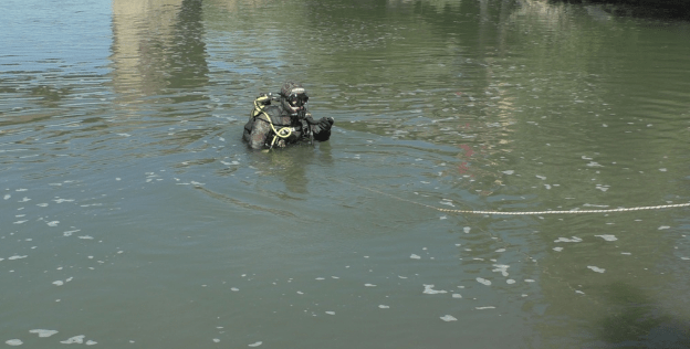 У Києві все ще шукають тіло одного з чоловіків, які перекинулися з човна