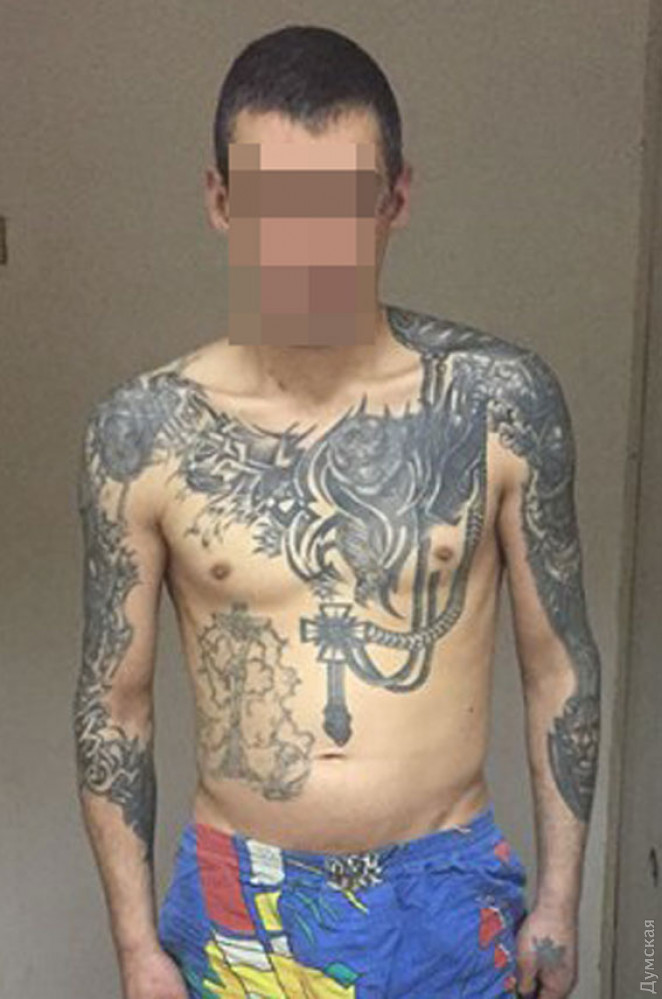 Небезразличные одесситы задержали разбойника, напавшего на студентку: одного из смельчаков преступник ранил ножом