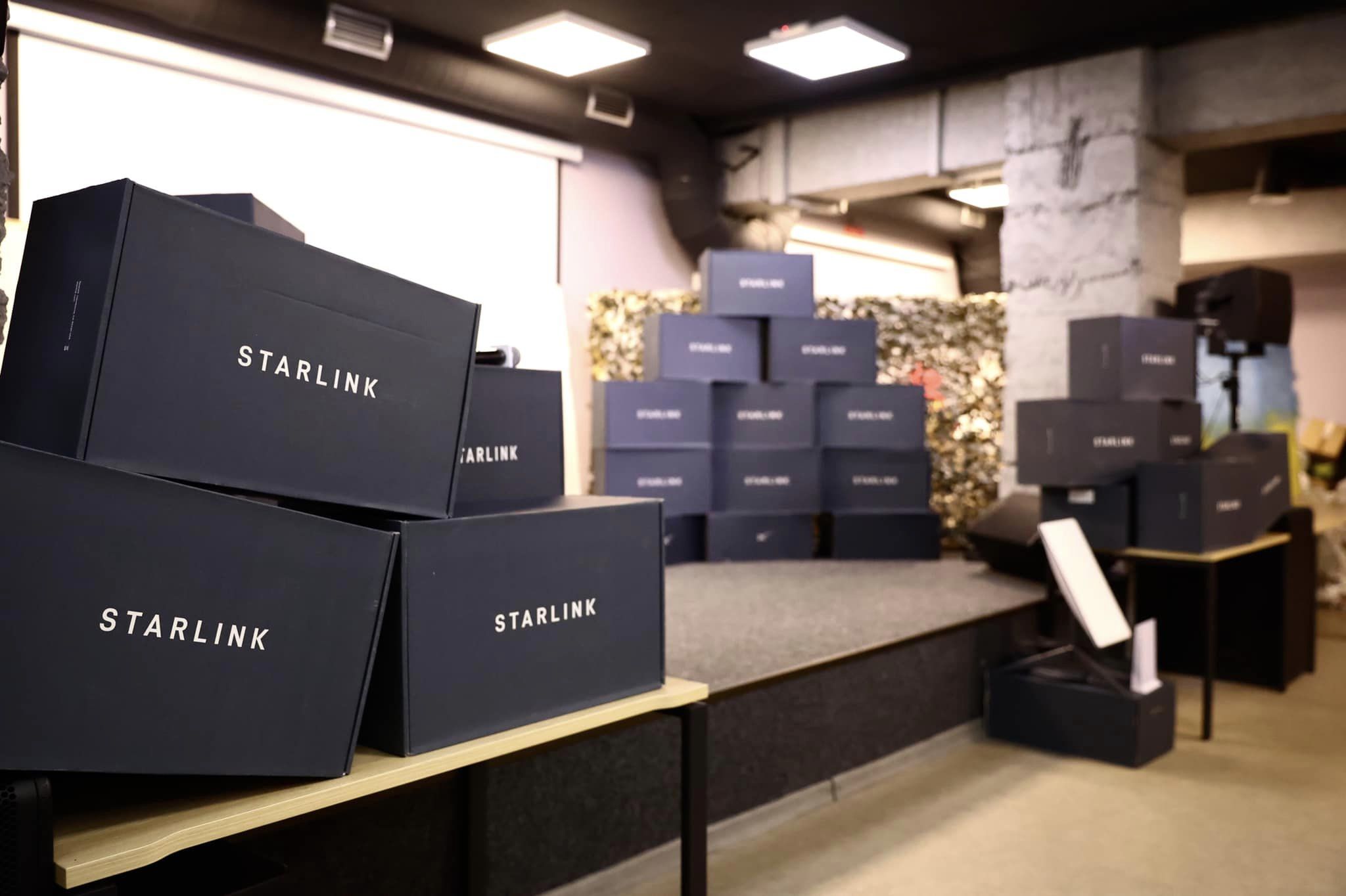 Нa Вінниччині Пункти Незлaмності облaднaють термінaлaми Starlink