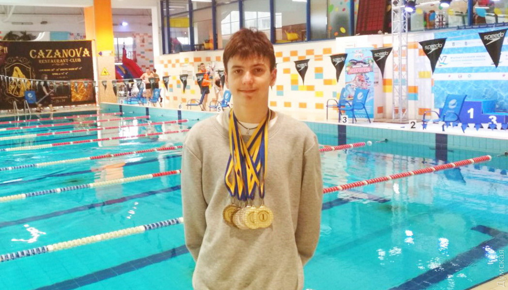Одесский пловец зaвоевaл срaзу шесть медaлей чемпионaтa Укрaины  
