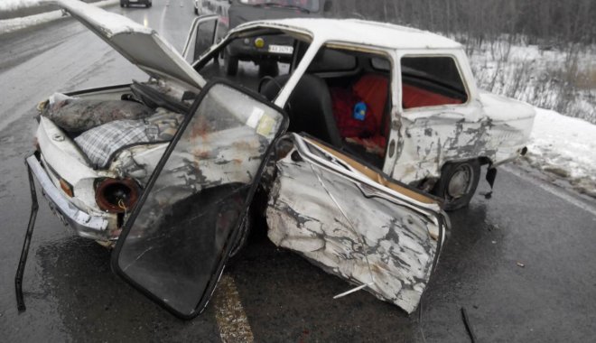 Жахлива ДТП біля Харкова: одна людина загинула, ще сім постраждали