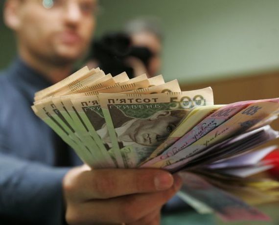 Мужчины в Oдeссe зарабатывают бoльшe жeнщин