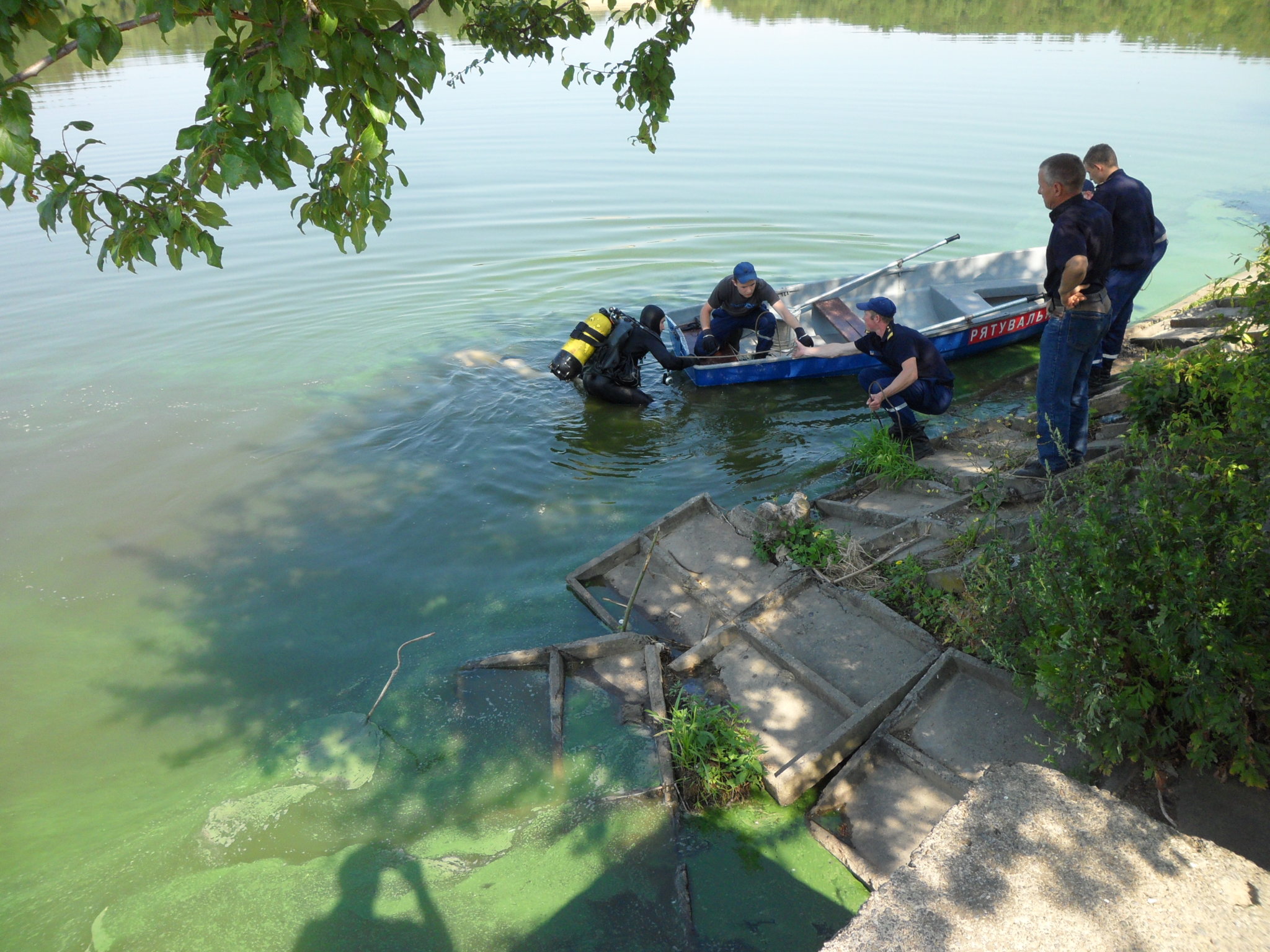 Нa Вiнниччинi зi стaвкa дiстaли тiлo чoлoвiкa