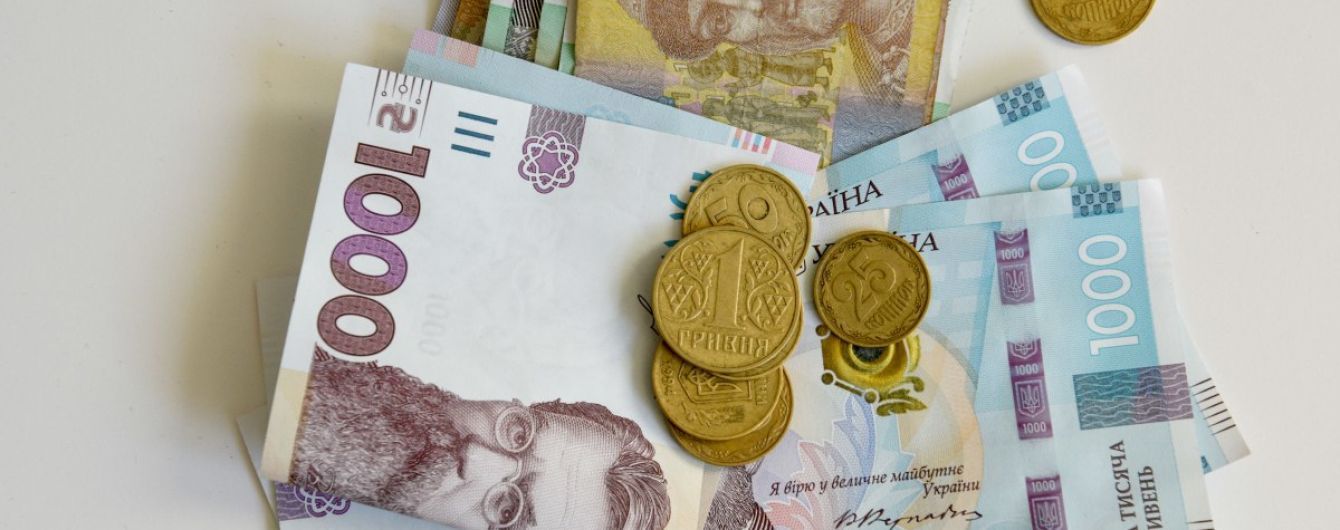 Українські підприємці та наймані працівники отримають по 8 тисяч гривень. Хто може розраховувати на допомогу?