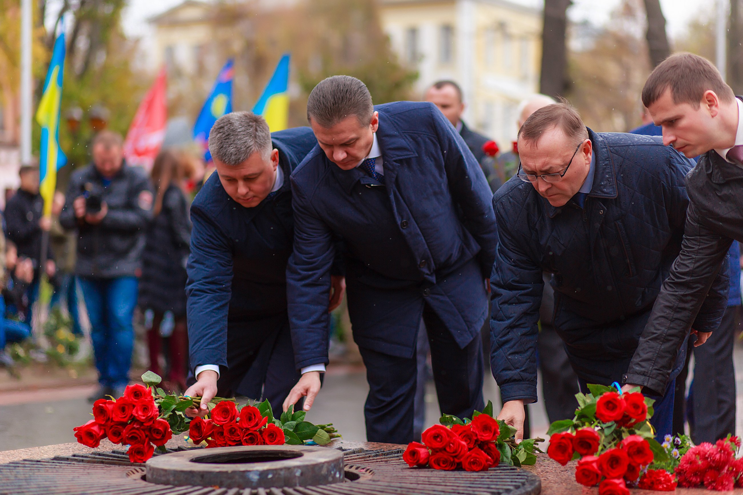 У Вінниці відбулося покладання квітів з нагоди 73-ї річниці визволення України від фашистських загарбників (Фото)