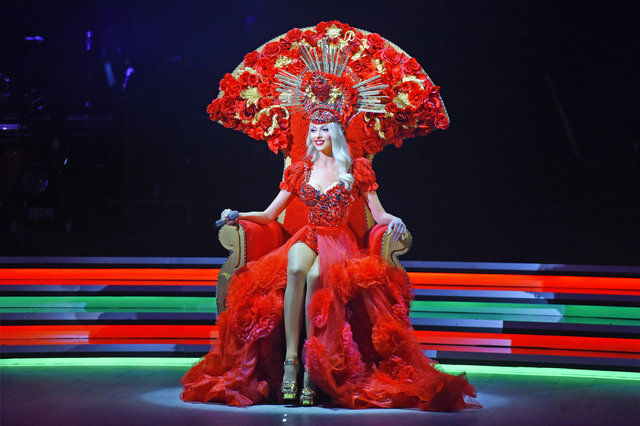 П'ять кілограмів на голові: Оля Полякова здивувала розкішним образом