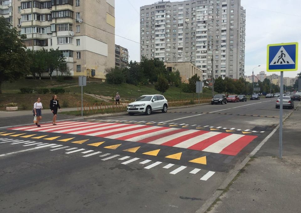 Вінничан почали штрафувати за перехід дороги в невстановленому місці