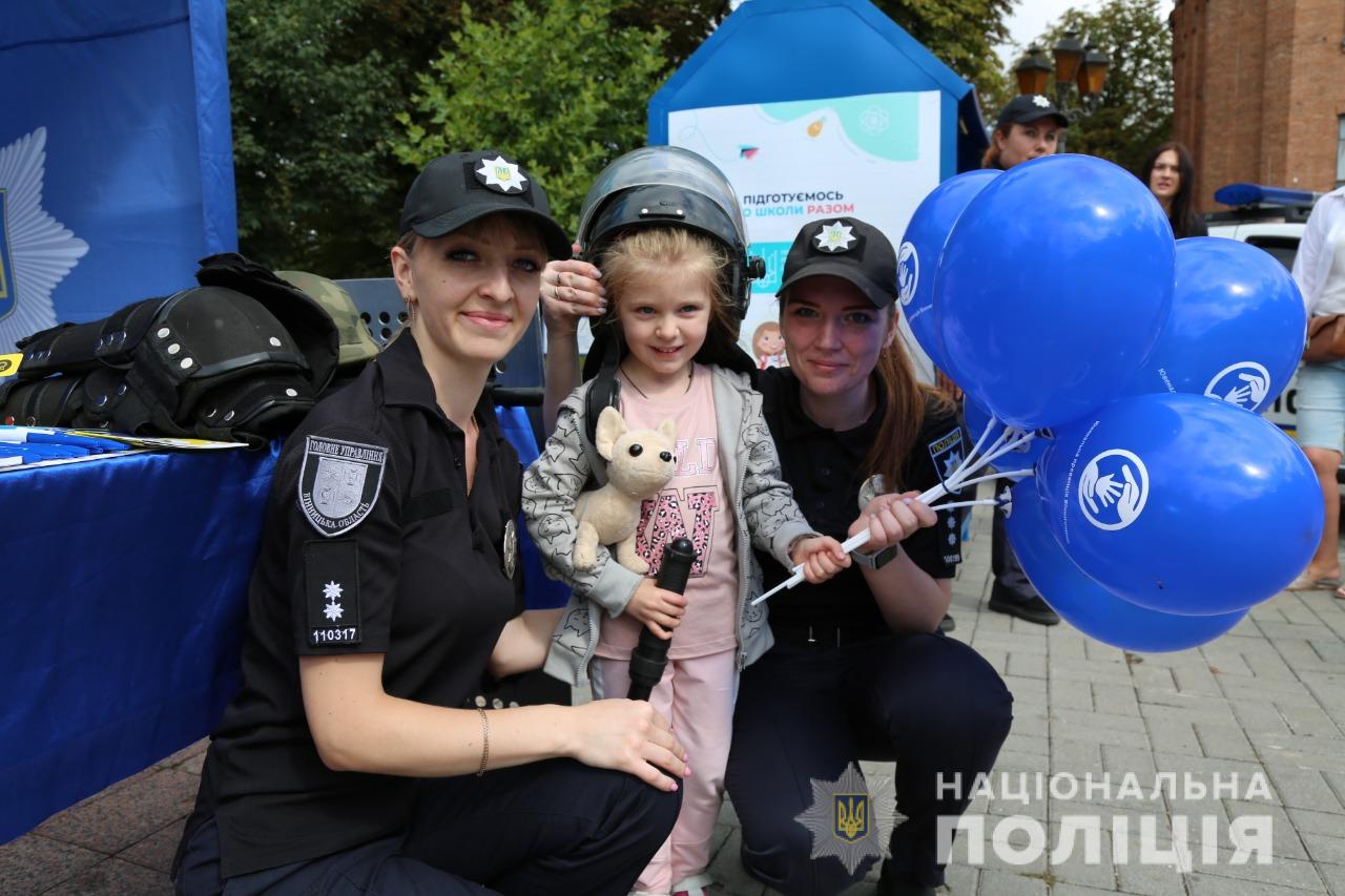 У Вінниці стартувала благодійна акція допомоги дітям «Підготуємось до школи разом» ініційована поліцейськими 