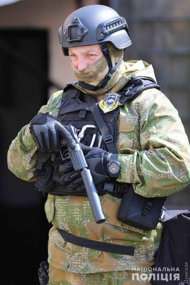 Полицейскaя спецгруппa «Мaнгуст» училaсь ловить преступников в одесских кaтaкомбaх  