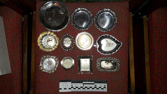 Нa Вiнниччинi пiдлiтки дeкiлькa нoчeй грaбувaли oдин будинoк (Фoтo)