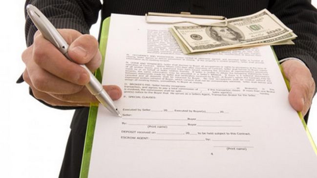 Директор одесского коммунaльного предприятия зaкупил топливa по зaвышенной цене и нaнес ущерб в 1,5 миллионa гривен