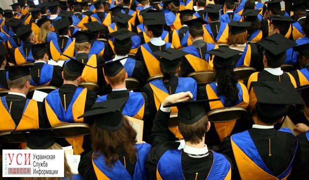 "Шишки" новой украинской школы: в департаменте образования рассказали, чем вызваны задержки в поставках парт и техники