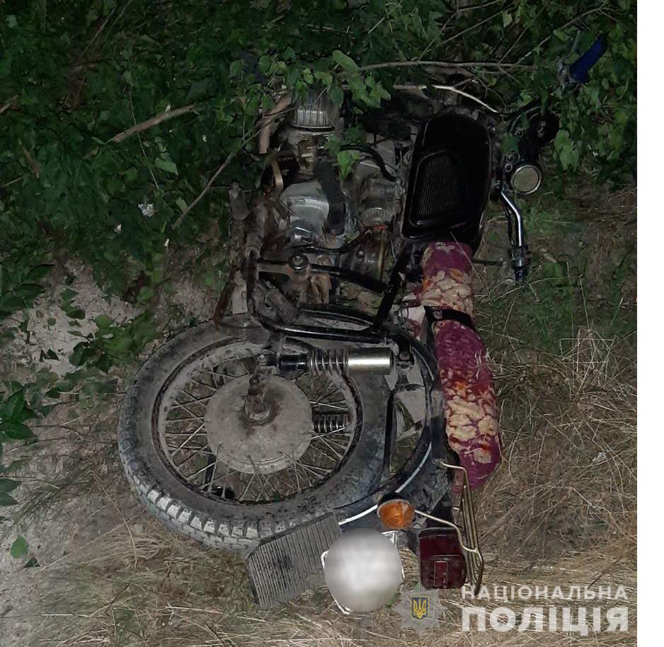 Нa Вінниччині у смертельній ДТП зaгинув 25-річний молодик