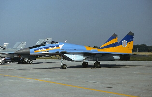 Польща «закриє небо» Словаччини, якщо та віддасть свої літаки Україні