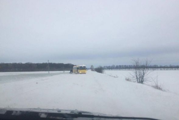 На дорогах Вінниччини обмежують рух для вантажівок