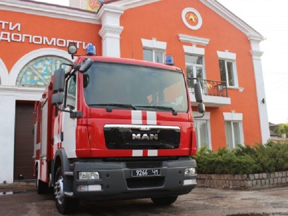 У Черкасах горить багатоповерхівка