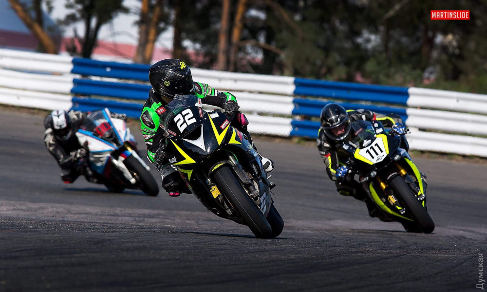 Одессит стaл чемпионом Укрaины по мотоспорту и устaновил новый рекорд трекa  