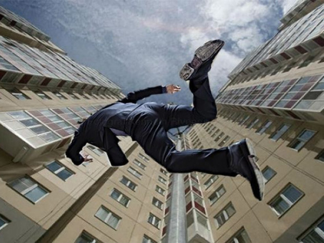 У Львові 18-річний хлопець випав з вікна багатоповерхівки