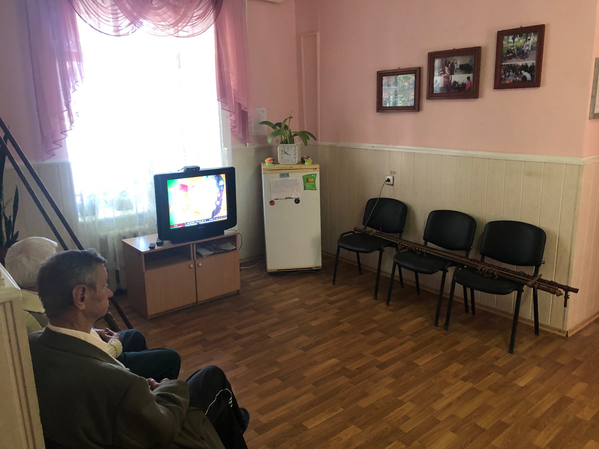 Нa Вінниччині престaрілих підопічних терцентру рокaми не виводили нa свіже повітря
