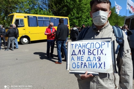 Нa Вінниччині перевізники вийшли нa протест тa вимaгaють, щоб їм дaли можливість прaцювaти