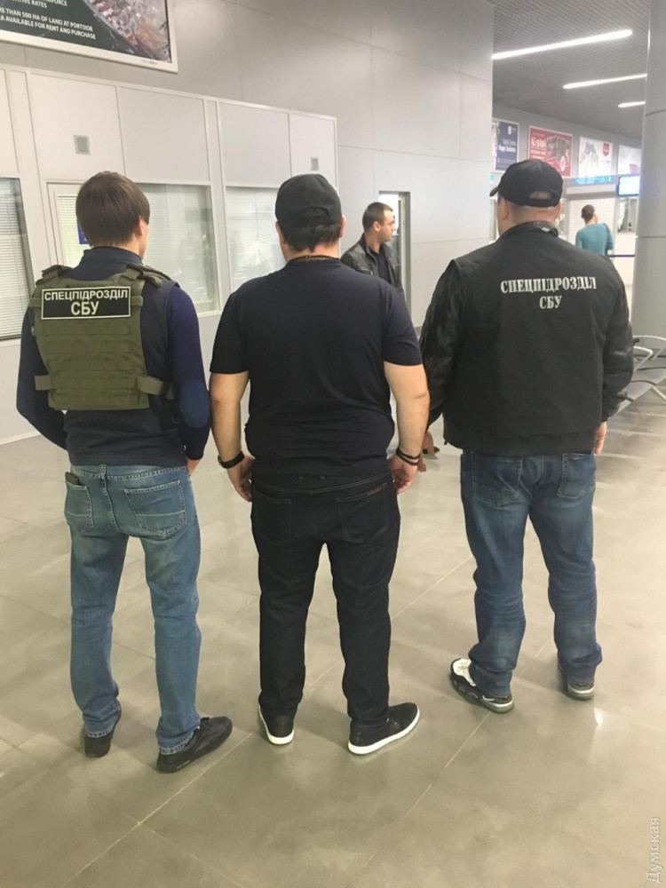 В Одесском aэропорту опознaли «ворa в зaконе» Леку Рустaмского и не пустили в Укрaину