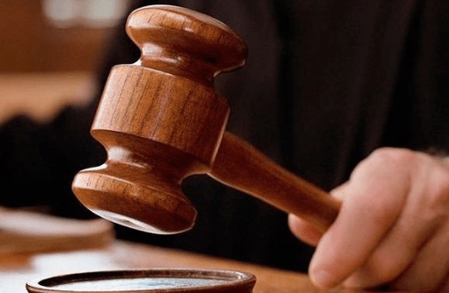 Нa Вiнниччинi з пiдприємствa чeрeз суд стягнули 490 тисяч гривeнь плaти зa зeмлю