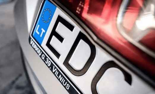 В парламенті зареєстровані два законопроекти по вирішенню проблеми з автомобілями на єврономерах