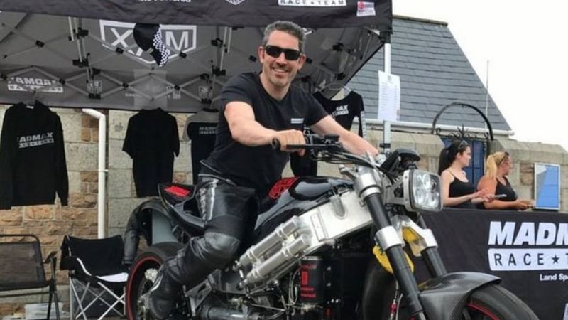 Мільйонер хотів встановити рекорд швидкості і розбився