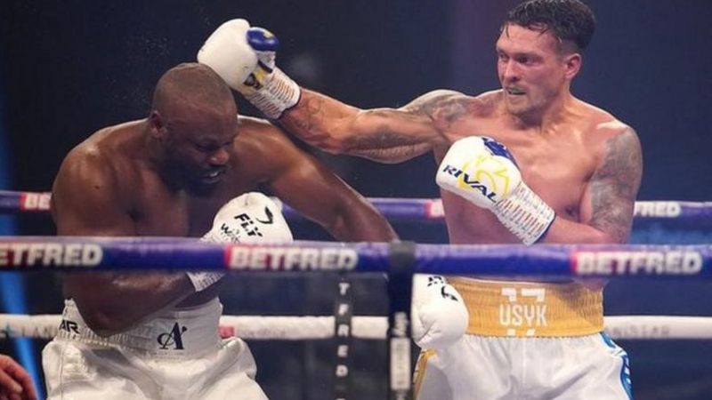 Усик - Чісора: черговий переможний бій українця