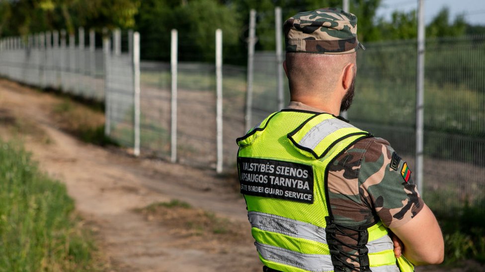 Незаконе проникнення на територію Литви: мігранти отримують інструктаж від білоруської сторони