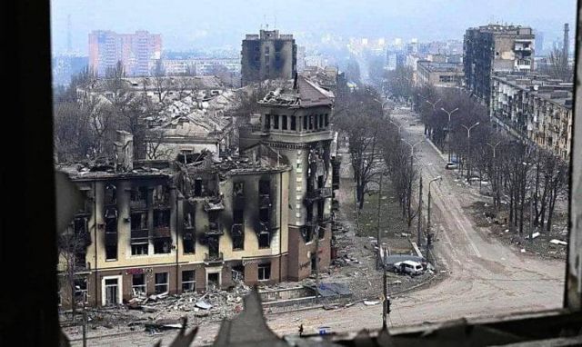 У зaблоковaному Мaріуполі зaлишилось близько 120 тисяч укрaїнців 