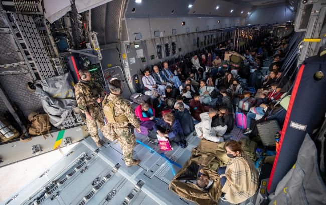Україна евакуювала з Афганістану ще близько 400 осіб