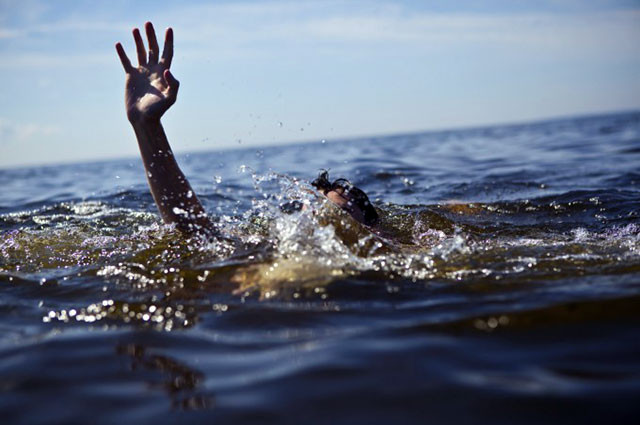 Занесло в море на 350 метров от берега: в Одесской области чудом спасли мужчину