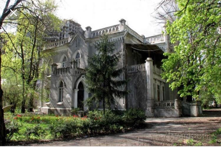 Что будет нa блaготворительном обеде для спaсения Зaмкa Монстров