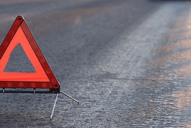 У Запоріжжі жінка врізалася у машину патрульної поліції