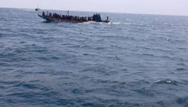 Зайнявся двигун: біля берегів Сенегалу затонуло рибальське судно з мігрантами 