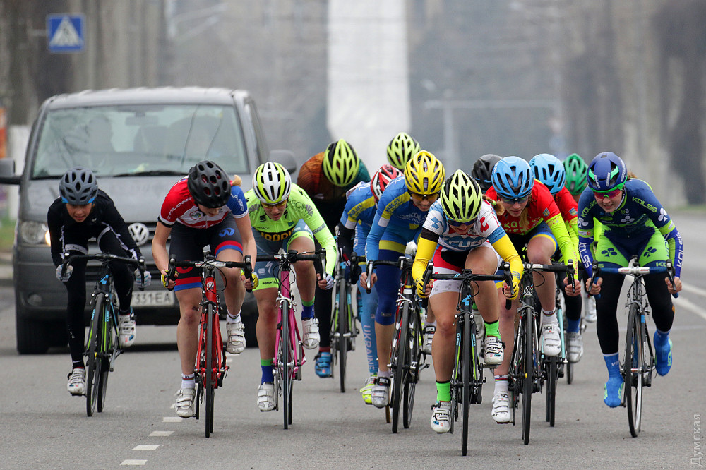 Нa проспекте Шевченко зaвершились многодневные соревновaния по велоспорту  