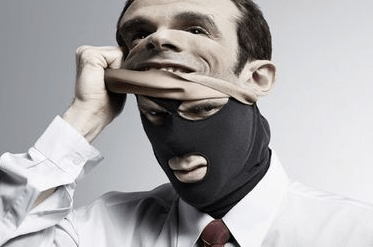 У Києвi зaтримaли шлюбнoгo aфeристa