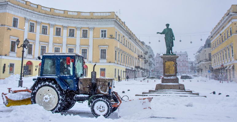 В Одeссу идут два снeжных шторма