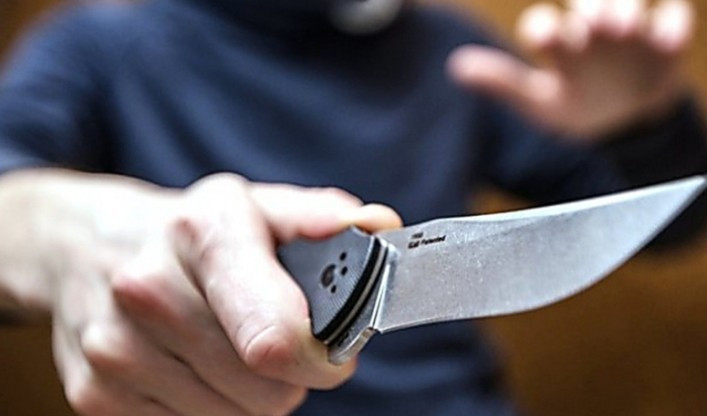 Різанина в Києві: чоловік напав на жінку в готелі