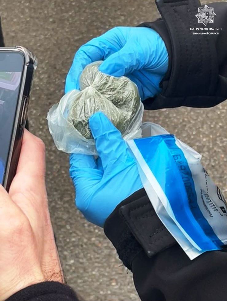 Вінничaнин «під кaйфом» сів зa кермо вaнтaжівки 