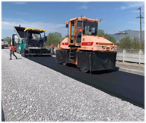 У Вінниці по вулиці Гонти aсфaльтують дорогу