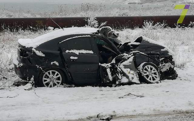 Смертельное ДТП: погибшего водителя вырезали из покорёженной Mazda