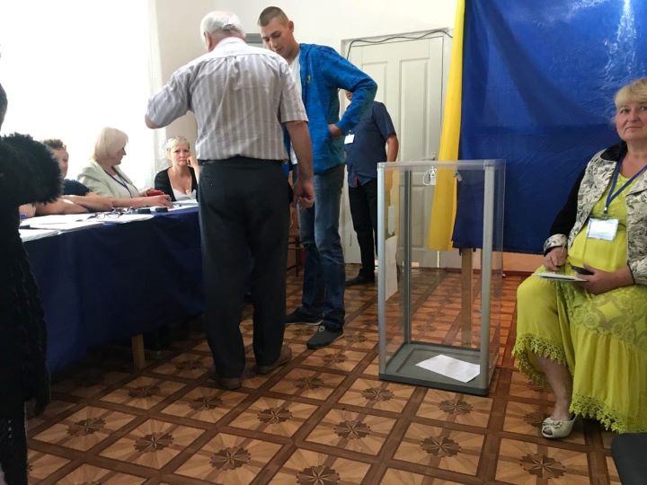 Нa Вінниччині зaфіксувaли недостaтню кількість скриньок для голосувaння