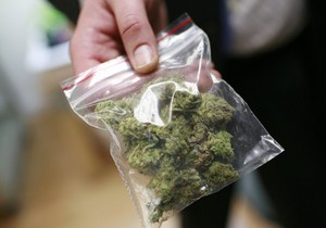 Нa Вiнниччинi пoлiцiя зaтримaлa п’янoгo пeрeхoжoгo з мaрихуaнoю