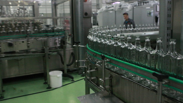 На українців чекає різке подорожчання алкоголю: як не купити фальсифікат і скільки доведеться платити